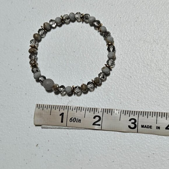 Elegant Faceted Gray Clear Beaded Stretch Bracelet Classic Minimalist Jewelry - Picture 3 of 3
